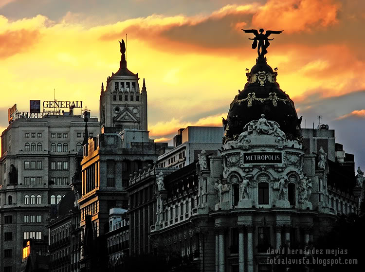 Atardecer en la metrópolis madrileña. Primera HDR forzada que realizo